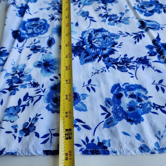 Papermoon Woman’s Blouse Blue White Rose Floral Short Sleeve Rayon Tie Sz M - Picture 11 of 11